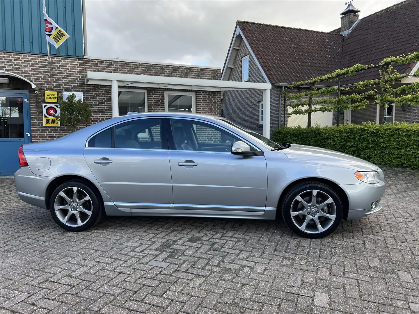 Volvo S80 2.0T 149KW POWERSHIFT Limited Edition, 69DKM NAP, siva - 2