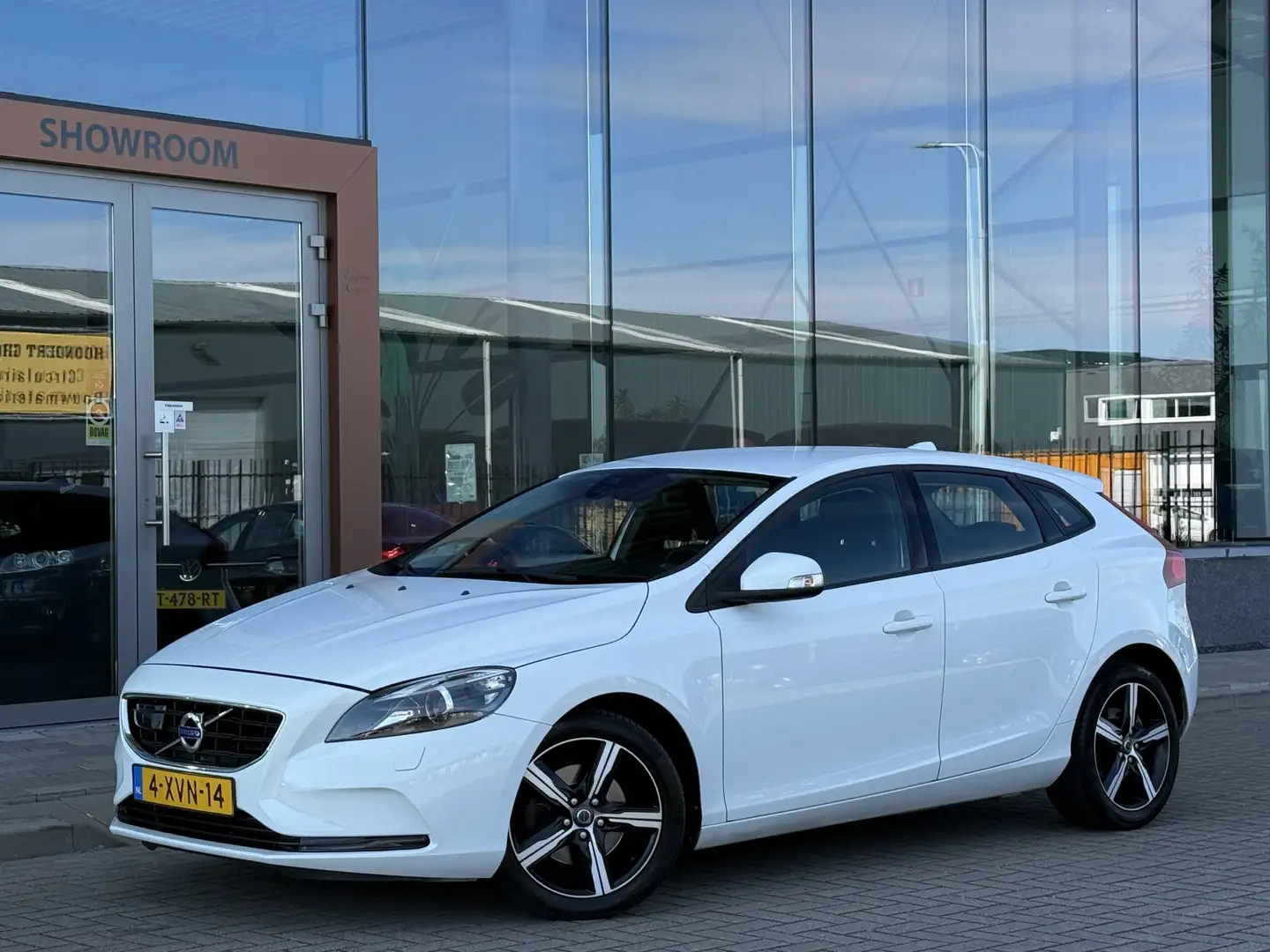 Volvo V40 1.6 T2 R-Design | Navi | Cruise | Stoelverwarming Білий - 1