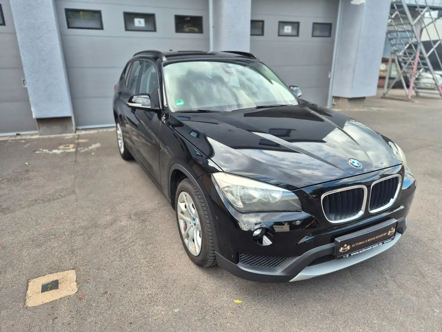 BMW X1 Baureihe X1 18 i sDrive*NAVI*KAMERA*PDC*KLIMA Schwarz - 2