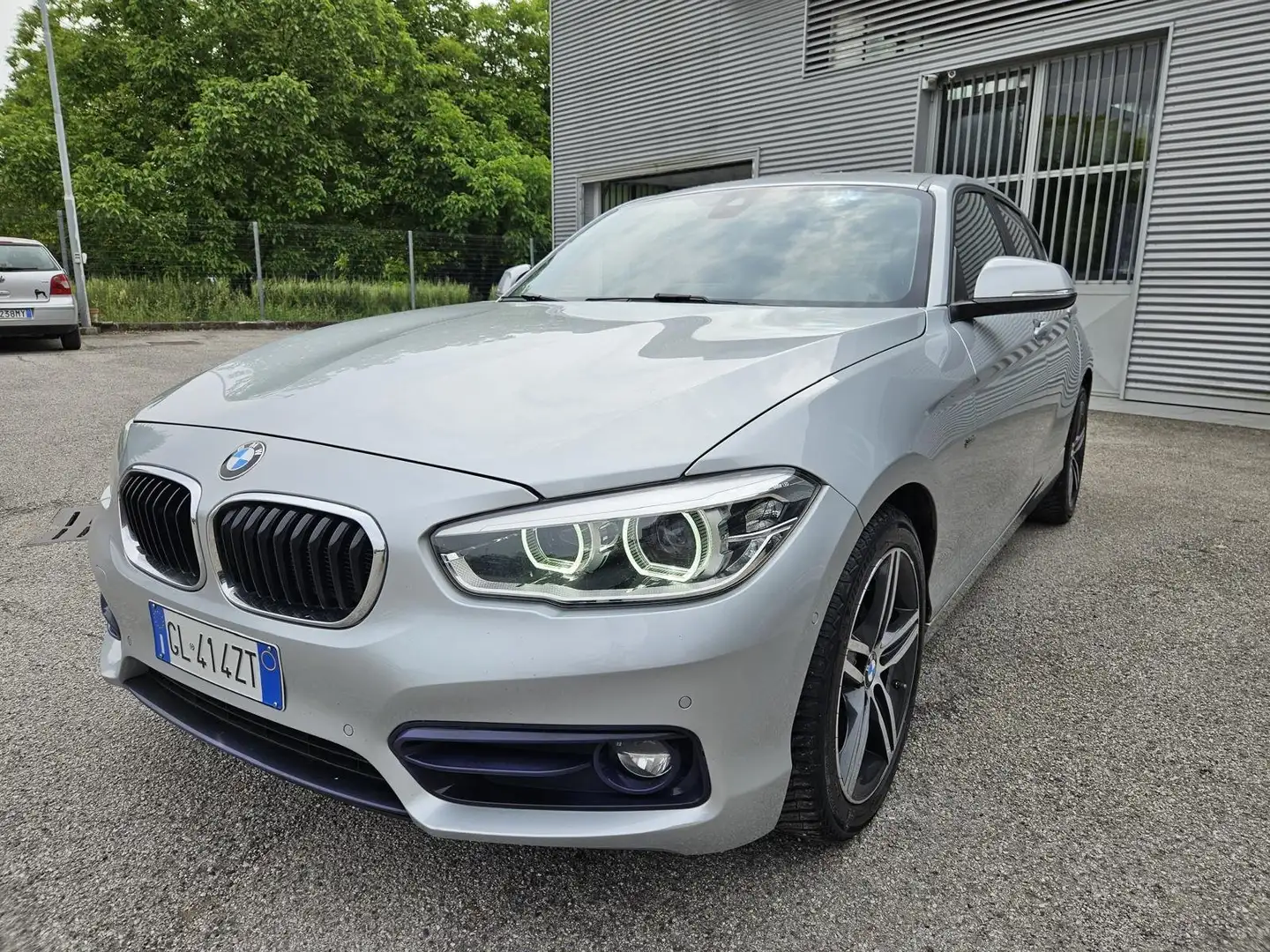 BMW 118 118i Sport 5p auto - 1