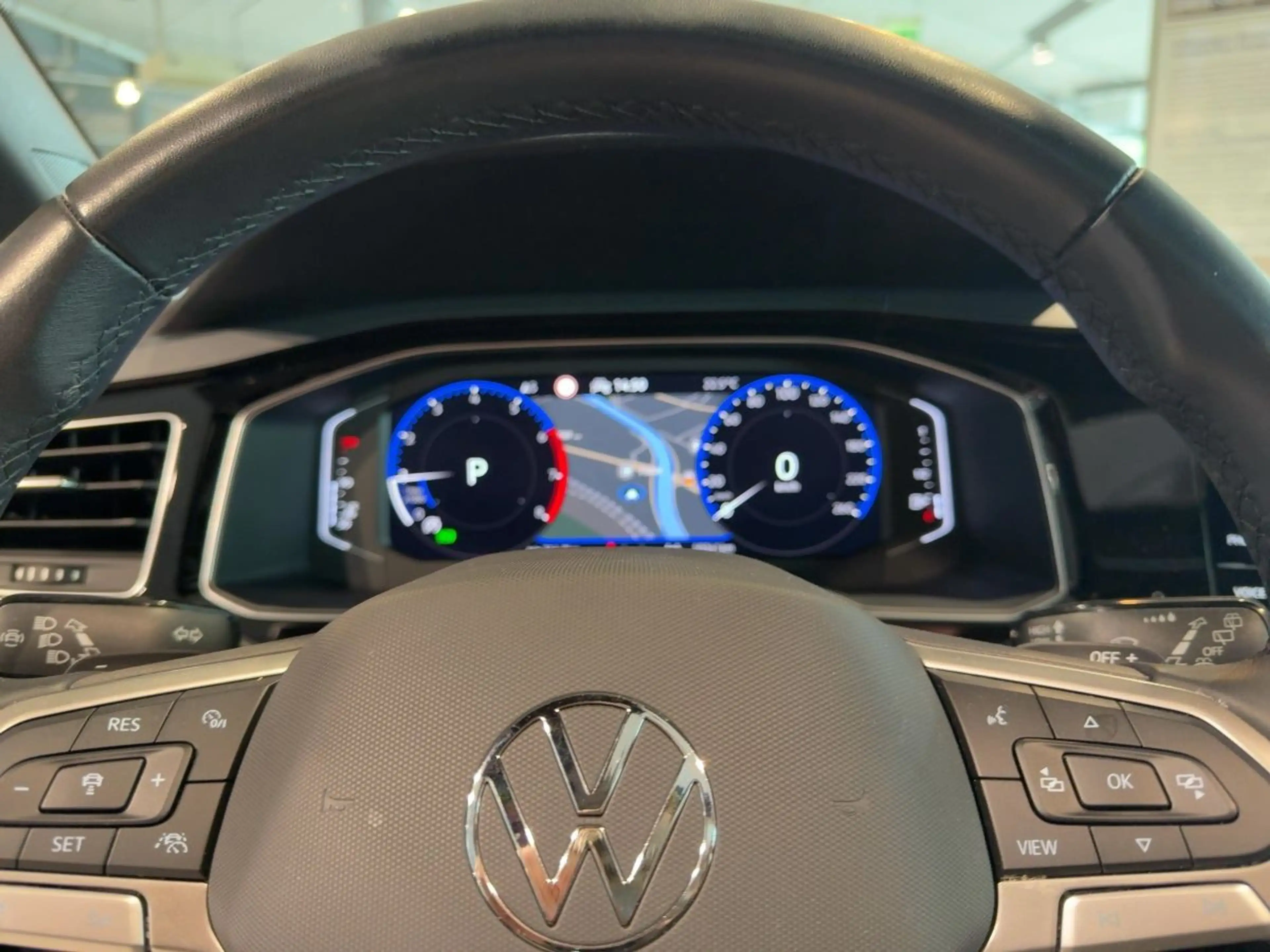 Volkswagen Polo 1.0TSI DSG R-Line P-DACH MATRIX-LED NAVI — photo 10