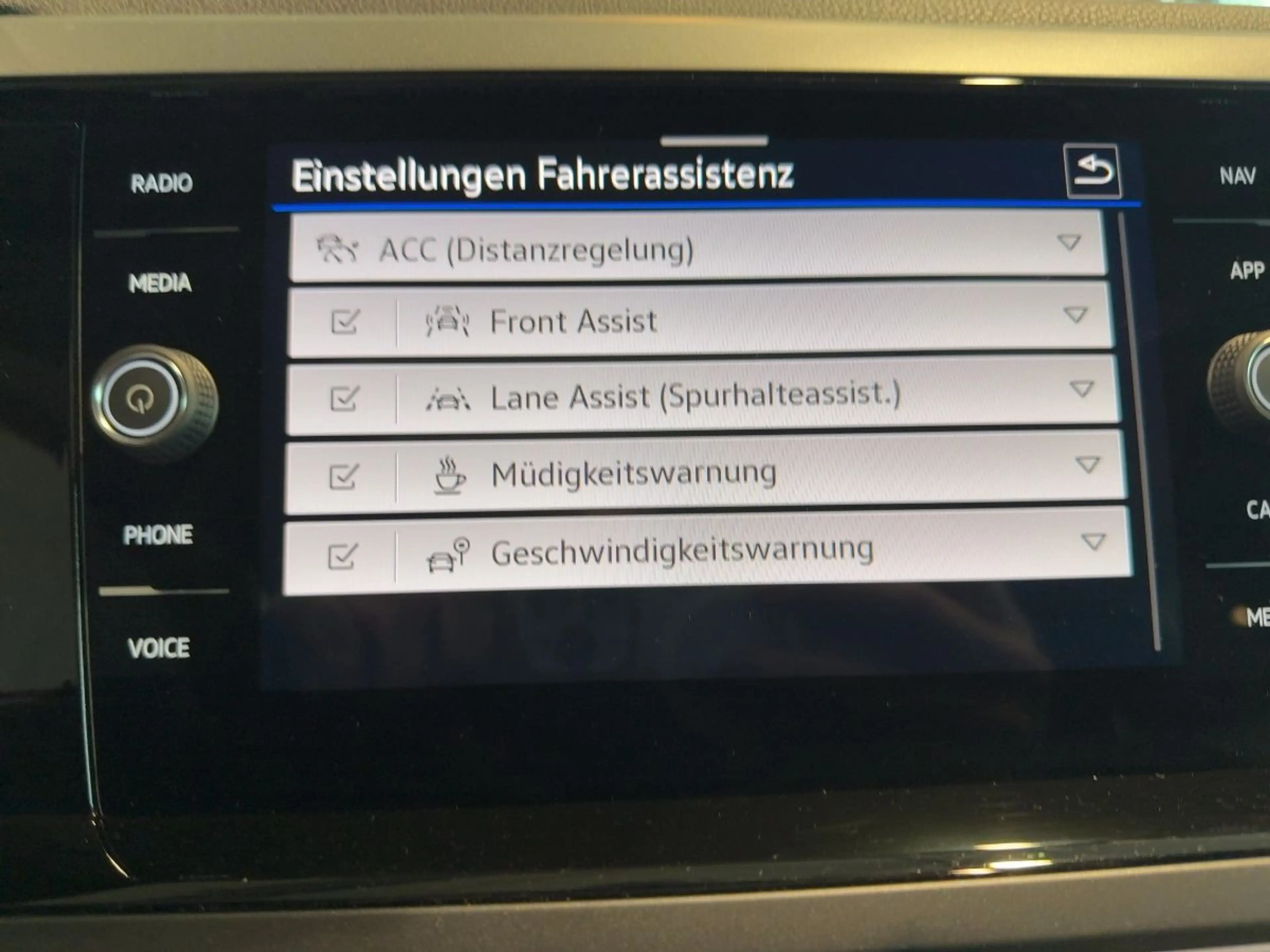 Volkswagen Polo 1.0TSI DSG R-Line P-DACH MATRIX-LED NAVI — photo 13