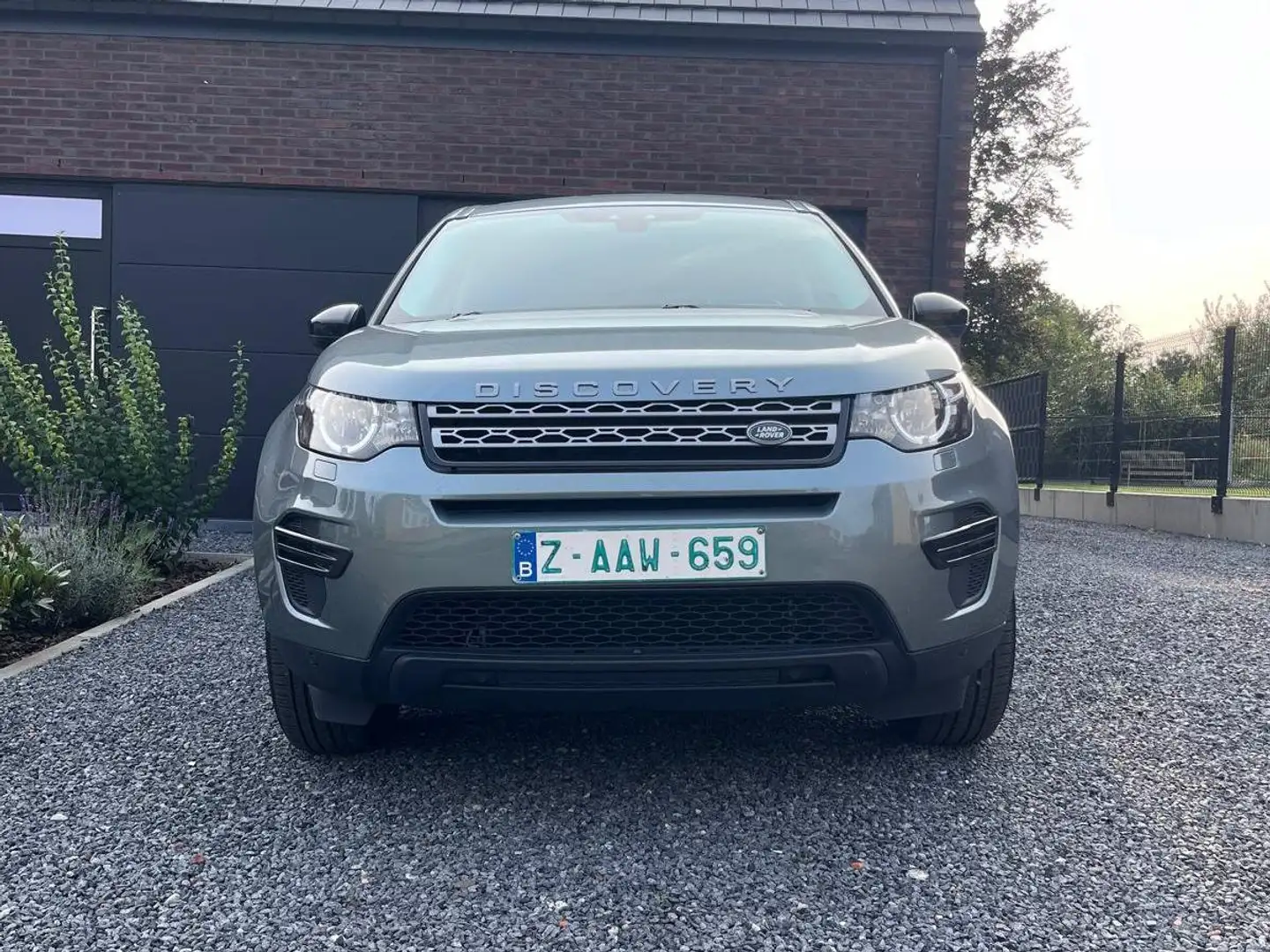 Land Rover Discovery Sport 2.0L DIESEL. EURO-6b. 2018. 108800 KM. 12200 EURO Gris - 2