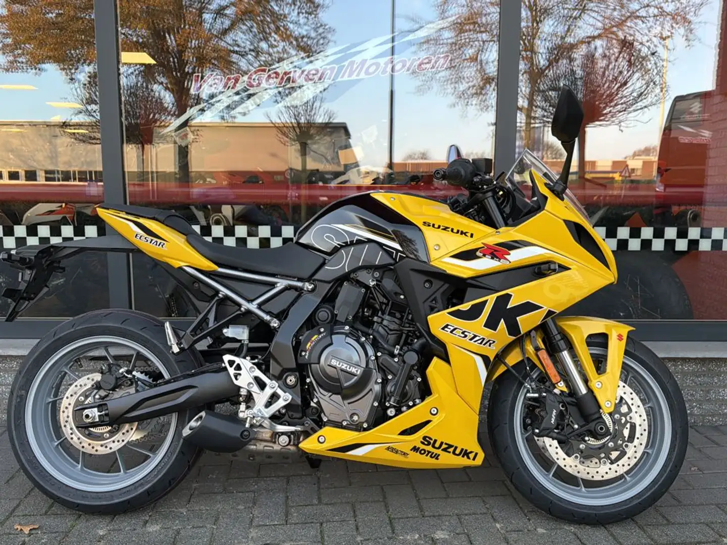 Suzuki GSX 8R - 1