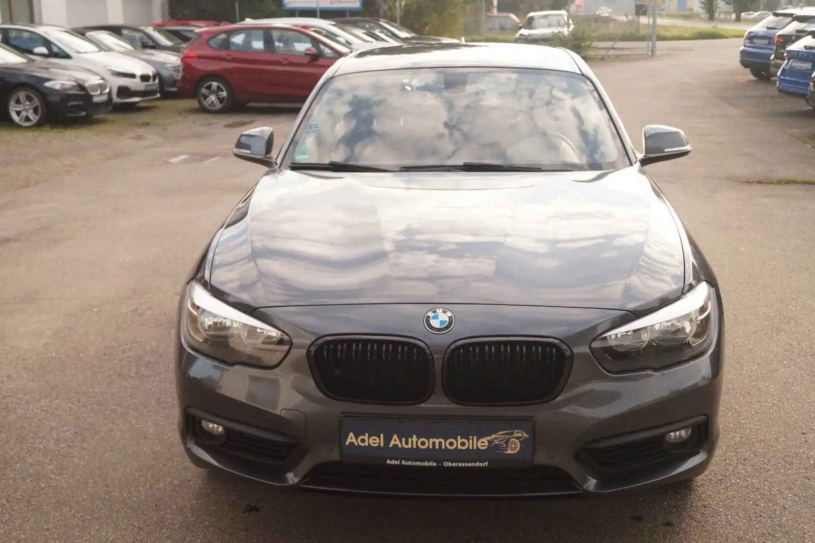 BMW 118 Baureihe 1 Lim. 5-trg. 118 d Advantage Grau - 2