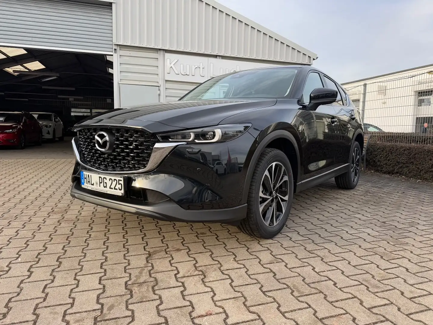 Mazda CX-5 2023 5WGN 2.0L e-SKYACTIV G 165ps 6MT FWD ADVANTAG Schwarz - 2