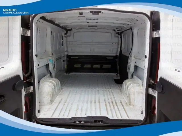 Renault Trafic view 13