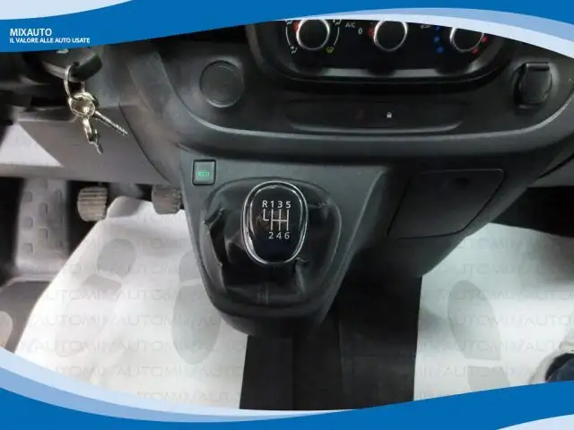 Renault Trafic view 7