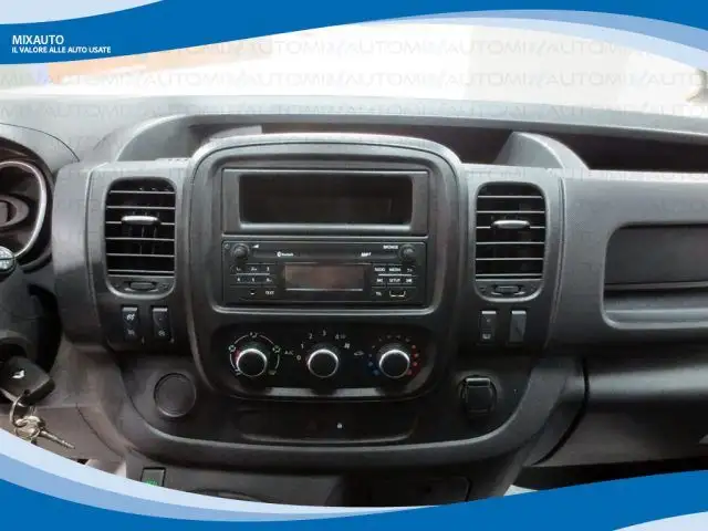 Renault Trafic view 6