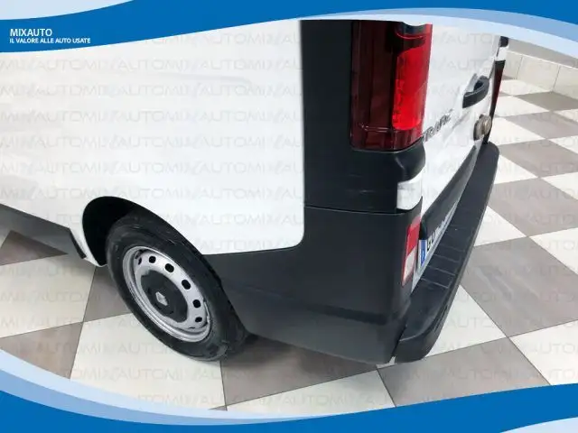 Renault Trafic view 15