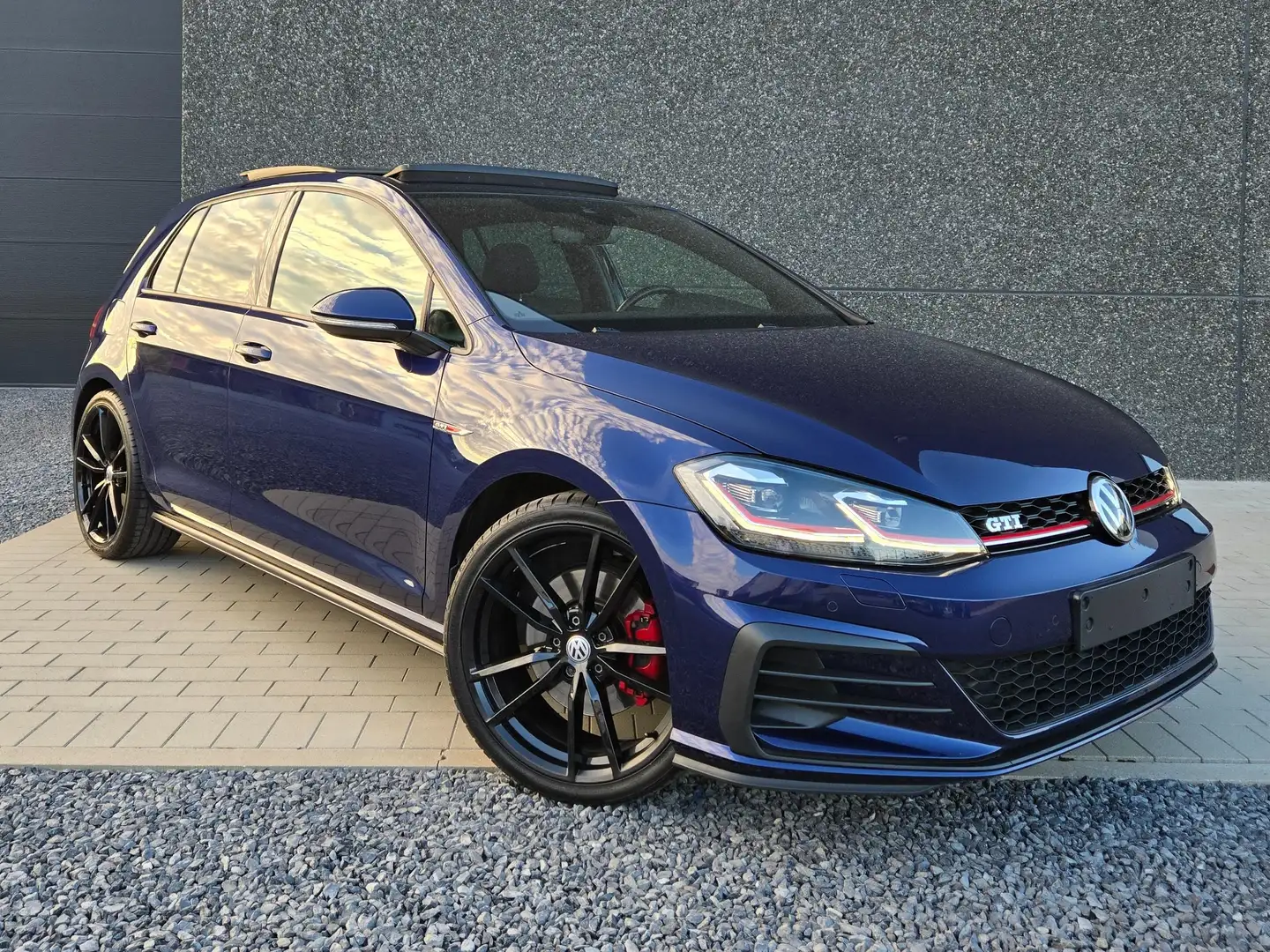 Volkswagen Golf GTI Golf 7.5 GTI PANO-MATRIX-GARANTIE Blauw - 1