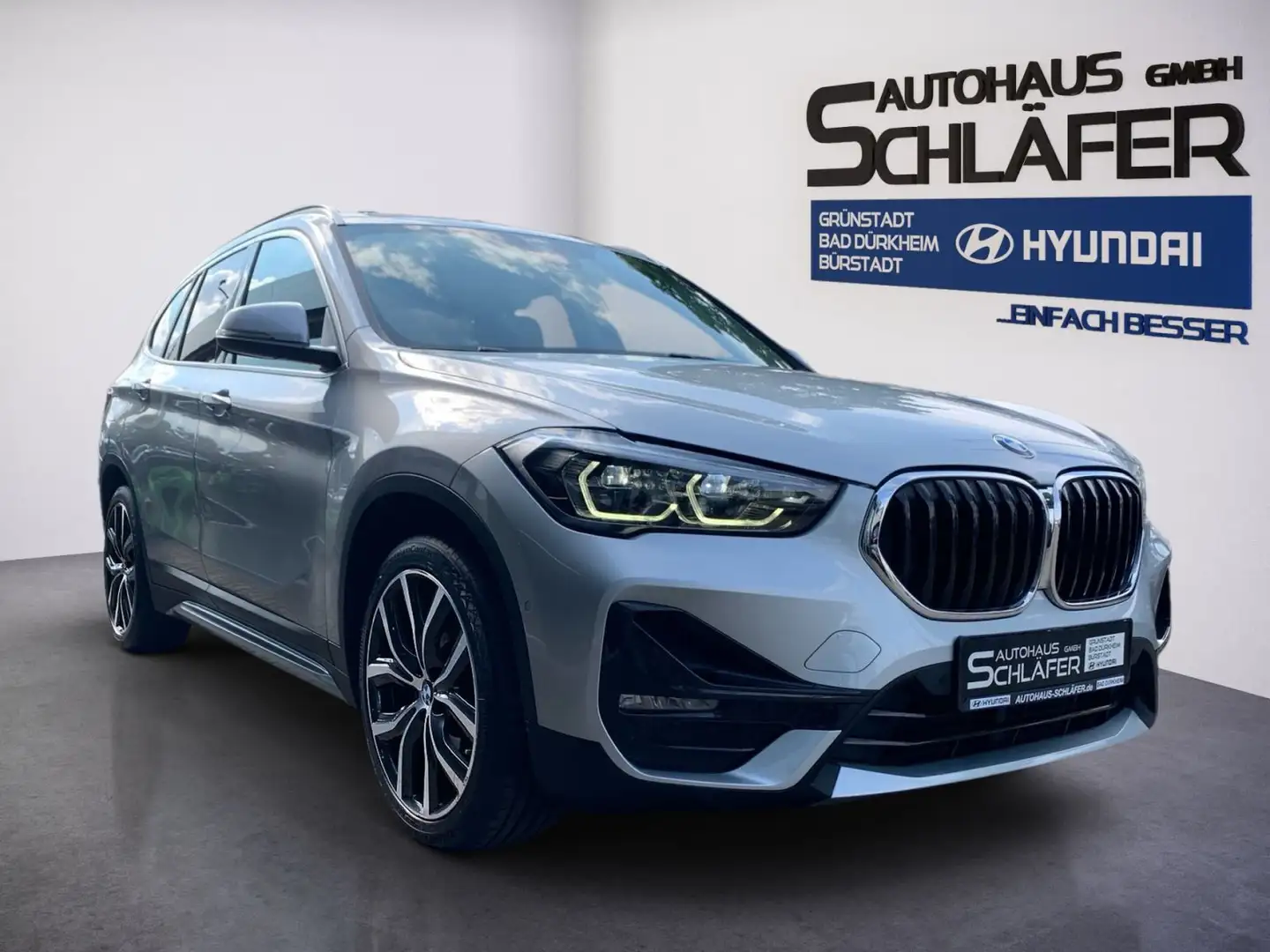 BMW X1 xDrive25e Sport Line Pan.Dach AHK 1Hd Argent - 2