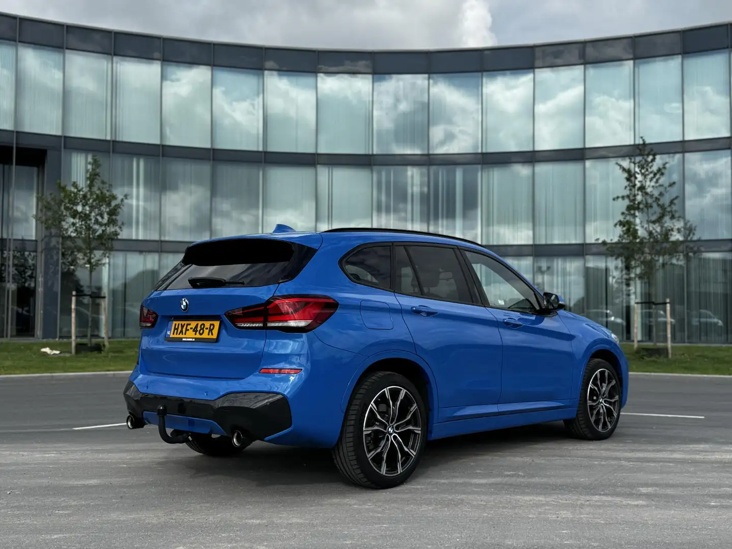 BMW X1 xDrive20i High Executive Blauw - 2