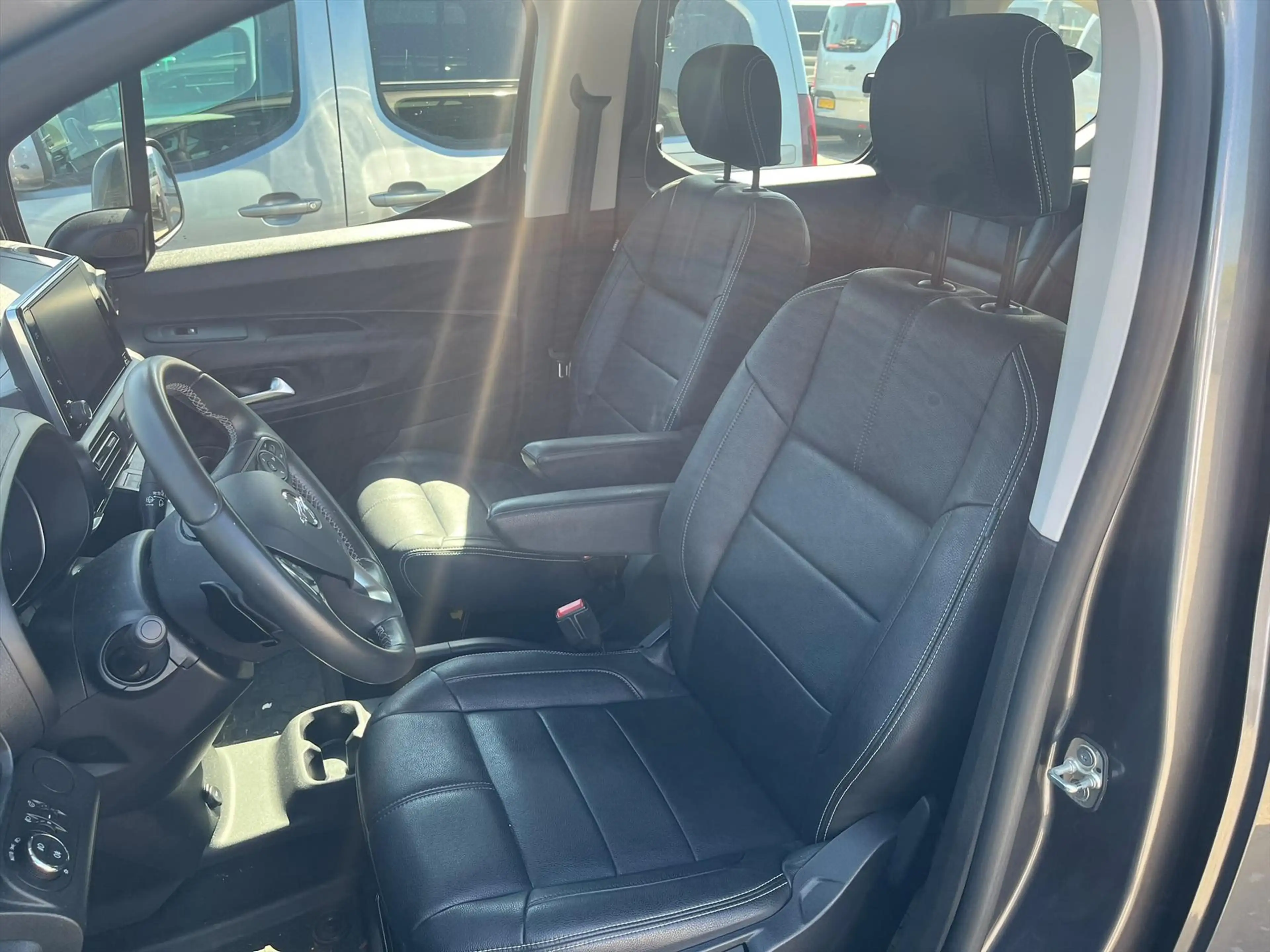 Opel Combo Life L1 Automaat incl. kofferbaklift of draaistoel (nog — photo 6