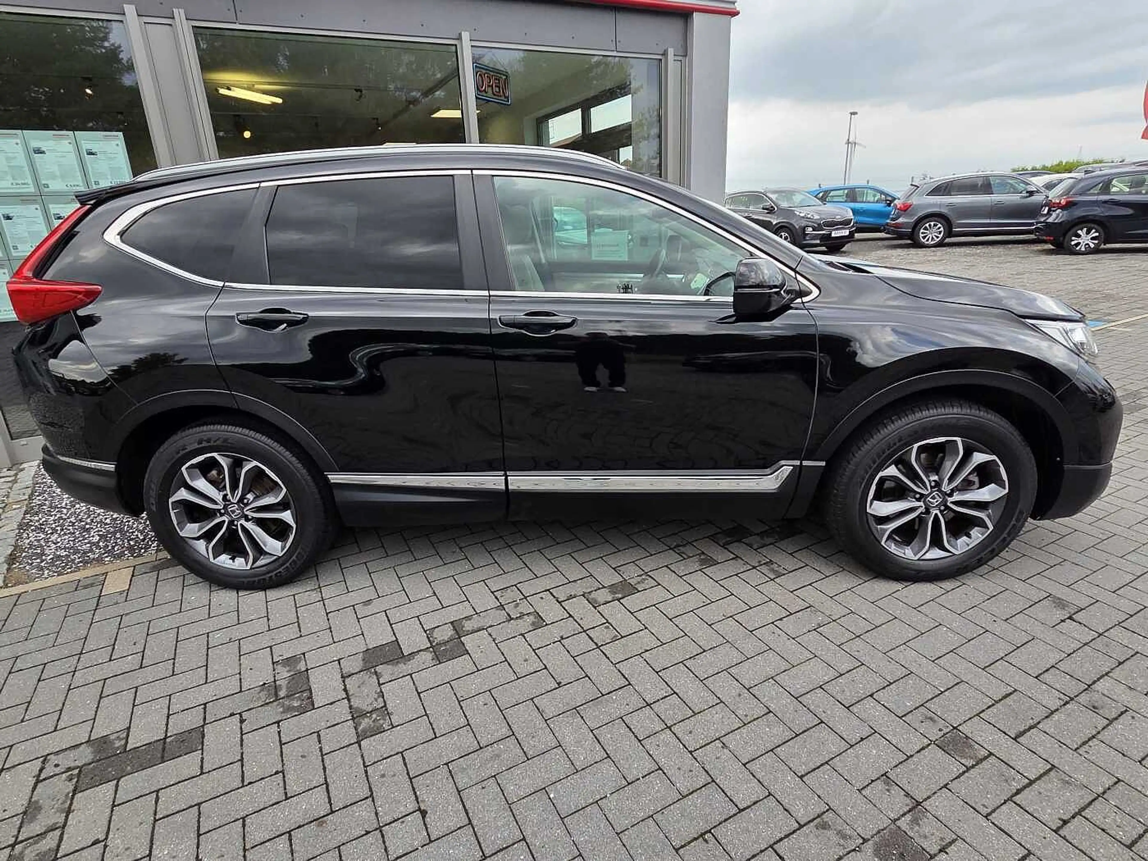 Honda CR-V Hybrid e:HEV 2.0 i-MMD 4WD Executive — photo 6