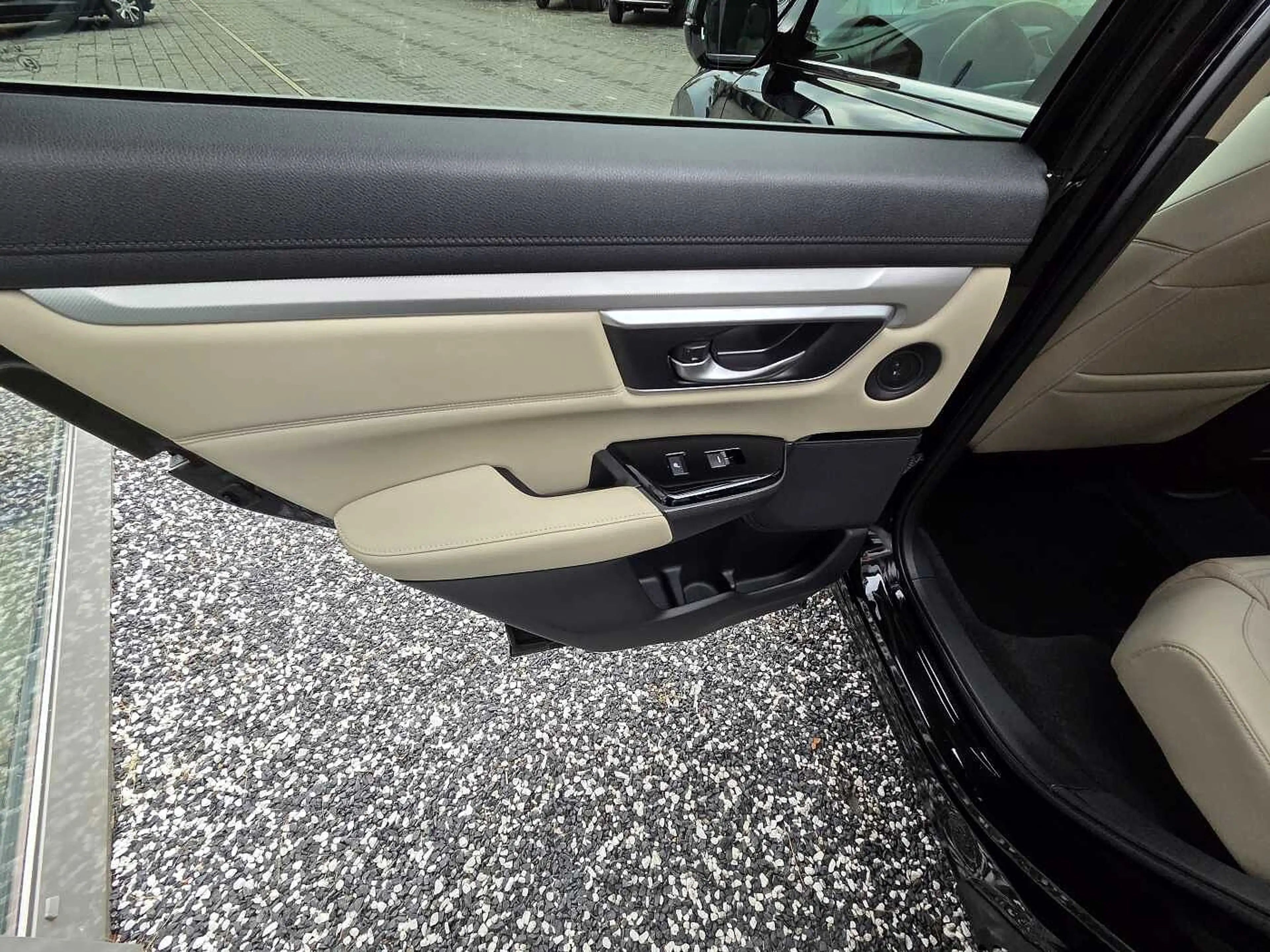 Honda CR-V Hybrid e:HEV 2.0 i-MMD 4WD Executive — photo 12