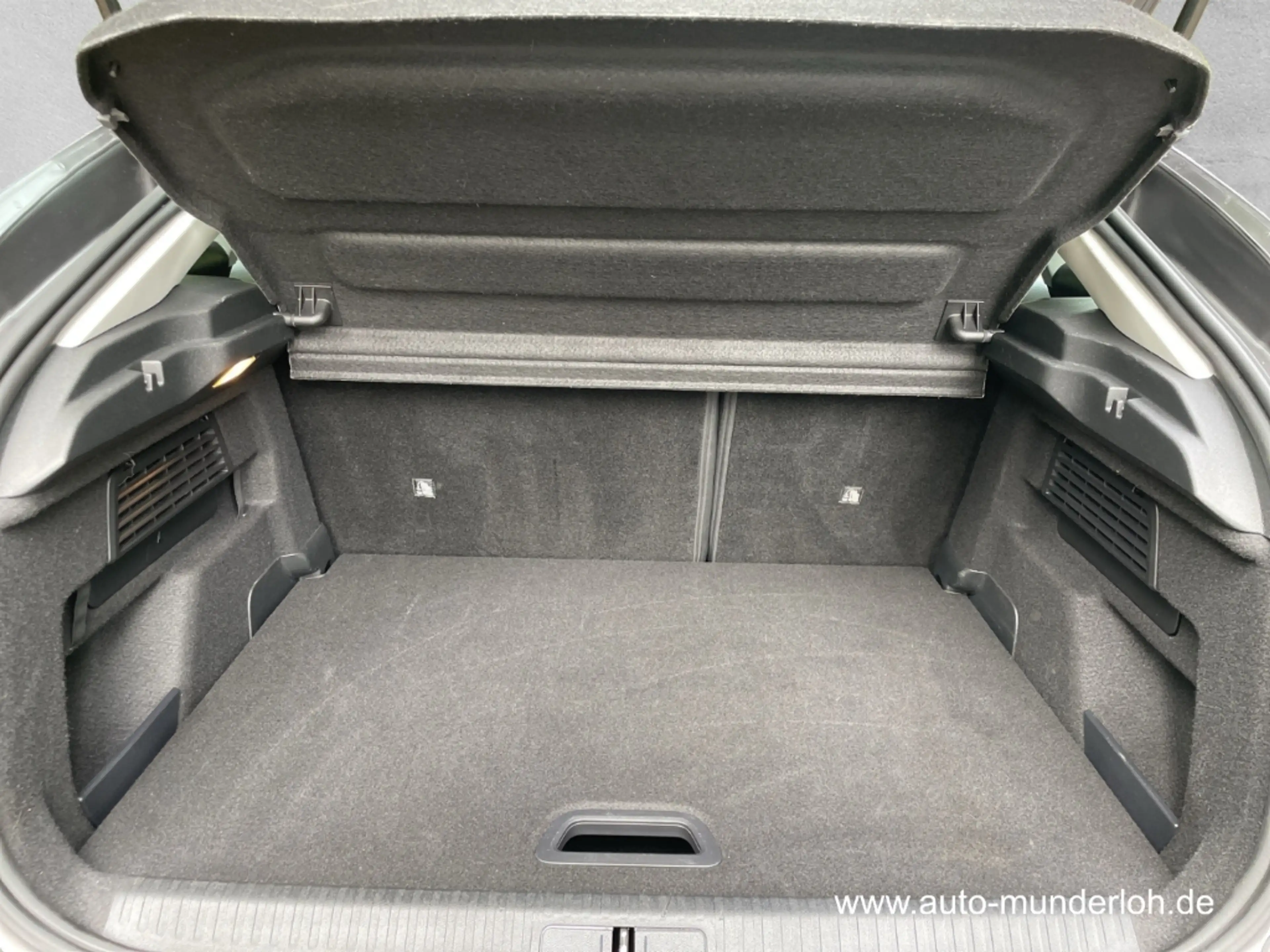 Citroen C4 PureTech 130 EAT8 Plus NAVI-KOMFORT-PAKET KLIMAAU — photo 6