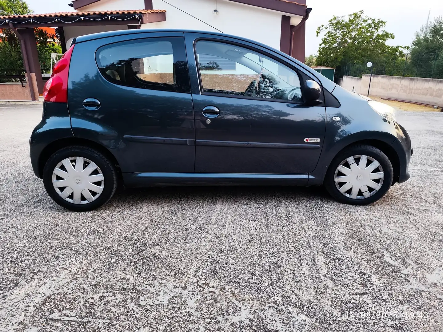 Peugeot 107 107 2005 5p 1.4 hdi Sweet Years Negru - 2