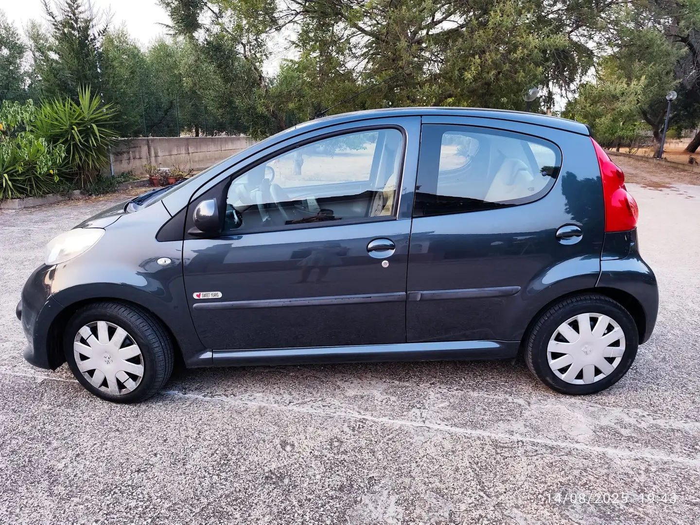 Peugeot 107 107 2005 5p 1.4 hdi Sweet Years Negru - 1
