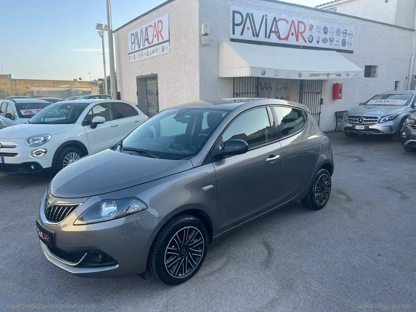 Lancia Ypsilon 1.0 FireFly 5pS&S Hyb. Eco Silv. Nero - 1