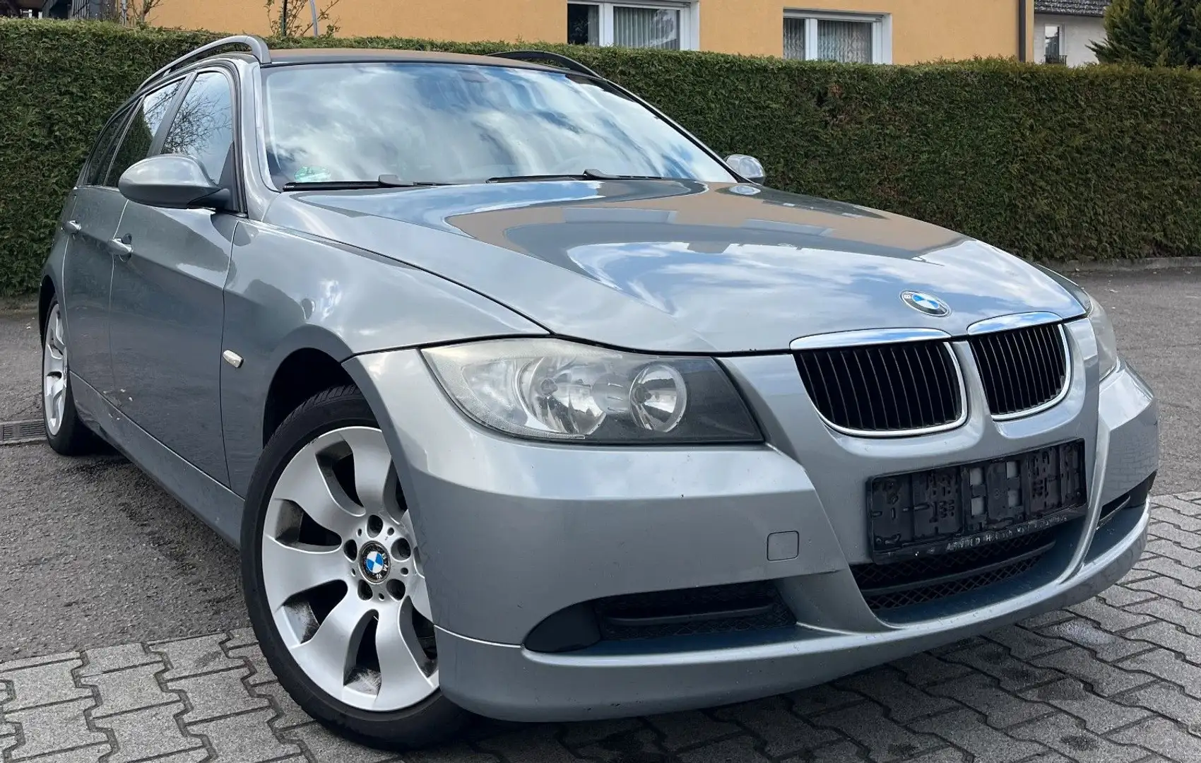 BMW 320 d Touring AHK NAVI BLUETOOTH SITZHEIZUNG TOP Gris - 2