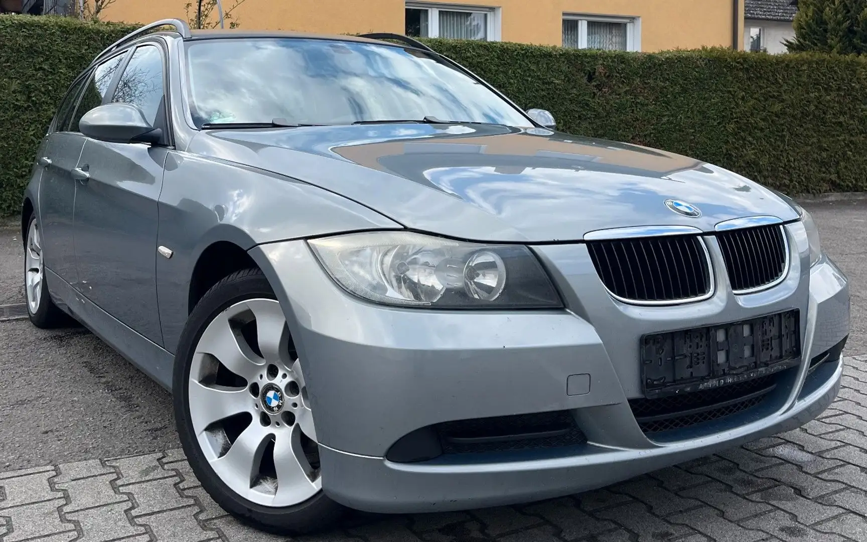 BMW 320 d Touring AHK NAVI BLUETOOTH SITZHEIZUNG TOP Gris - 1