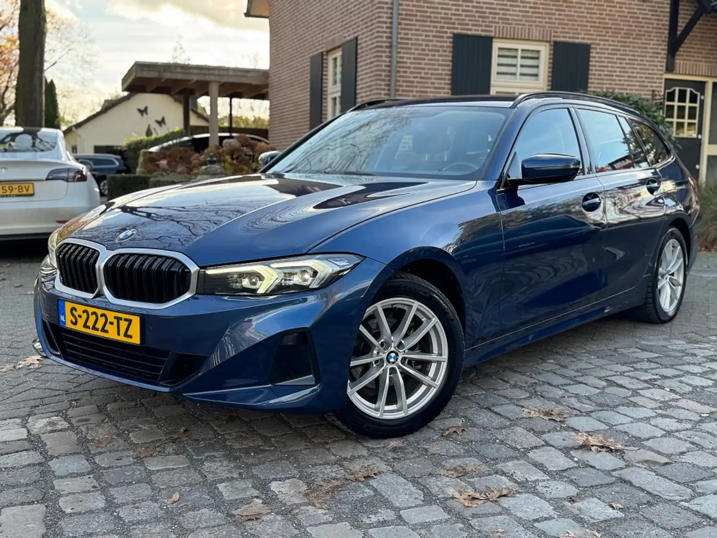 BMW 318 i Touring autom nw model ecc,curvedscreen,navi,lmv Blauw - 1