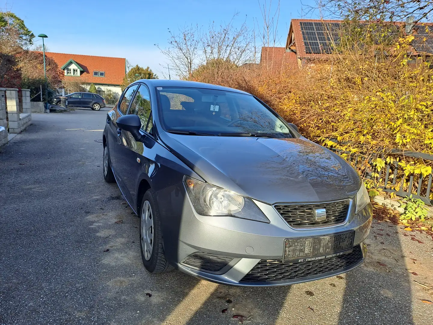 SEAT Ibiza Ibiza 1,2 Chili Chili Grau - 1