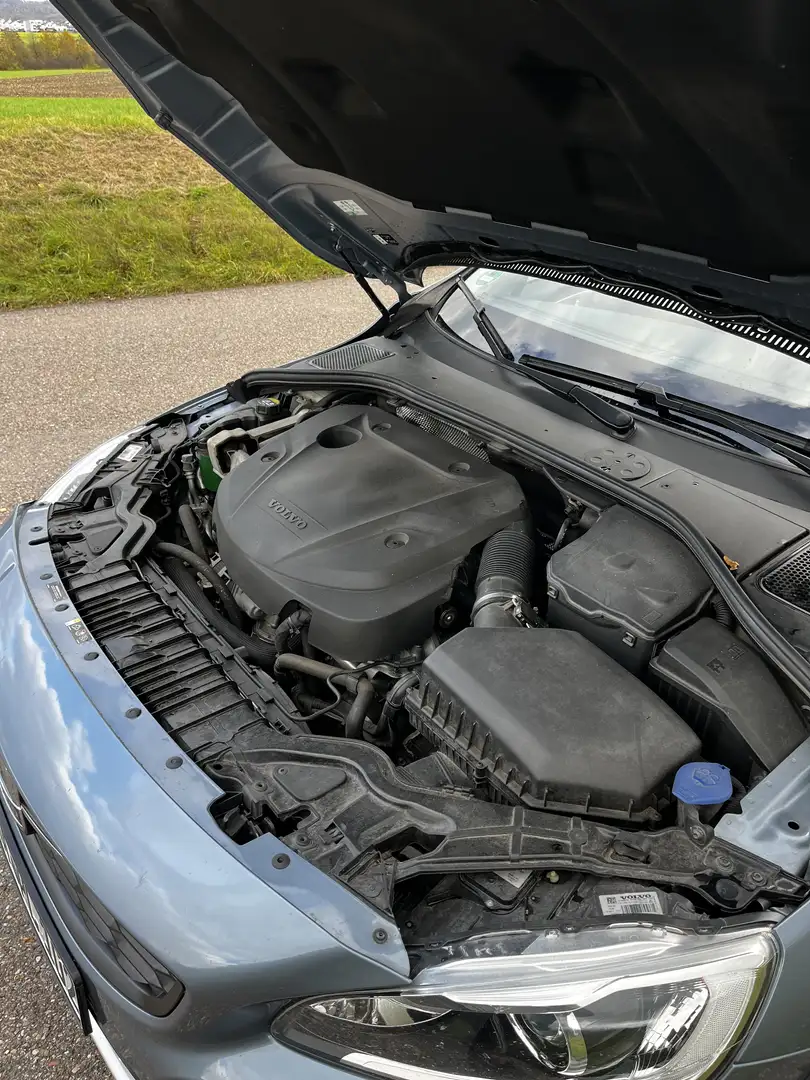 Volvo V60 Cross Country Bisnes line Blau - 1