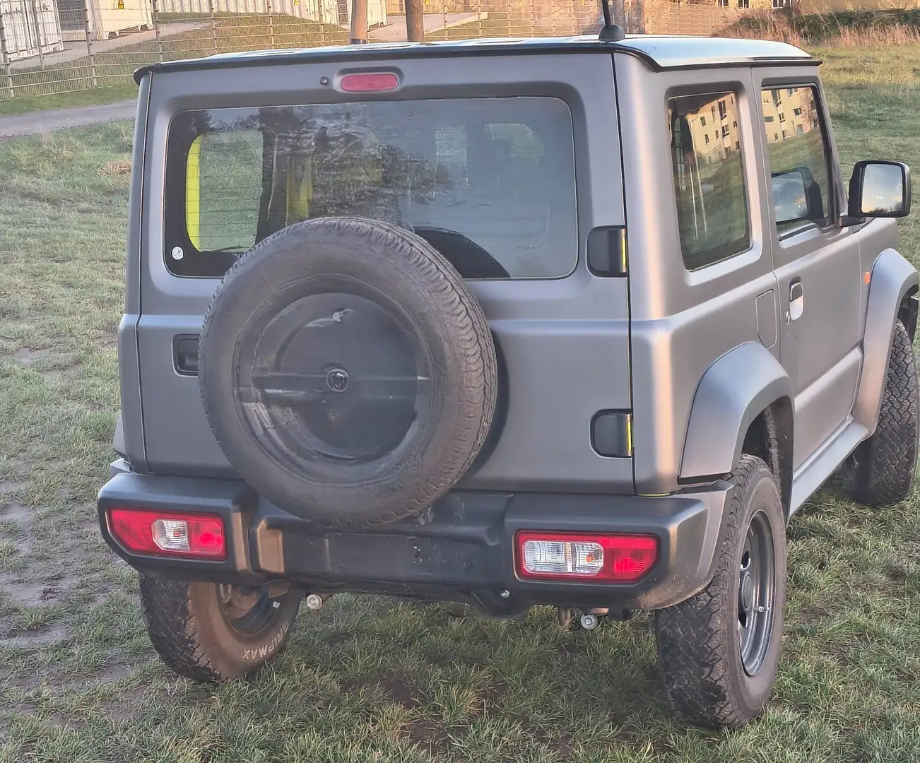 Suzuki Jimny Jimny 1.5 ALLGRIP Comfort+ Grau - 2