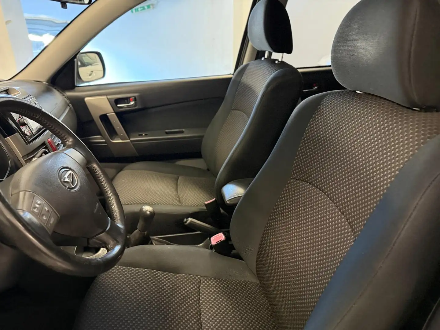 Daihatsu Terios 1.5 Be You O/F Dolomite Gold - 2