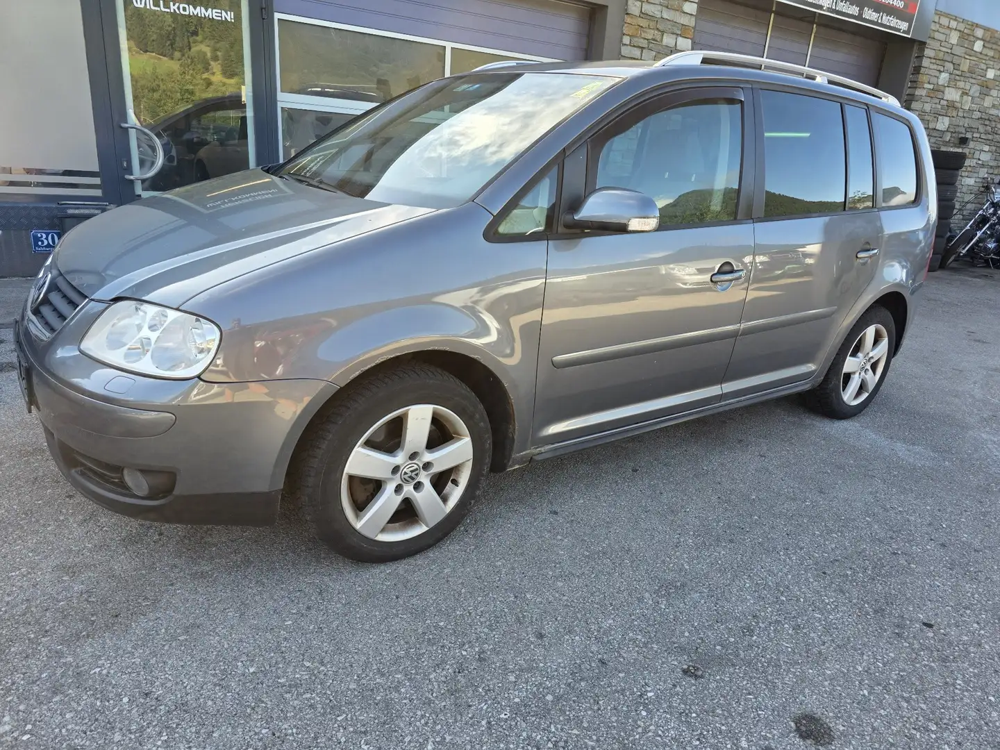 Volkswagen Touran Trendline 2,0 TDI DPF DSG - 2