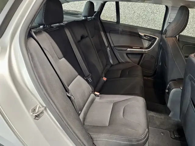 Volvo V60 view 5