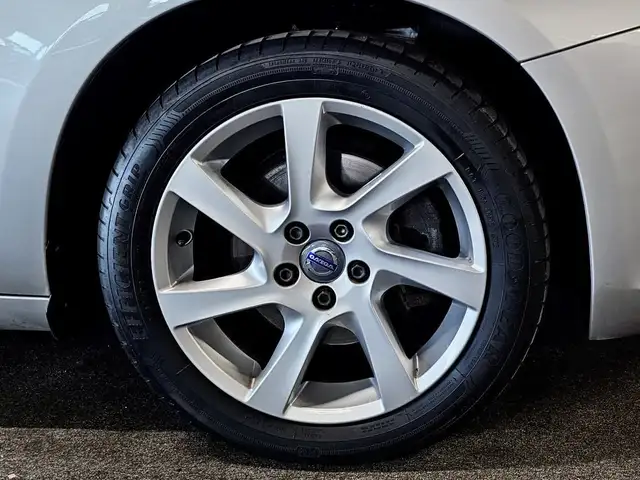 Volvo V60 view 10