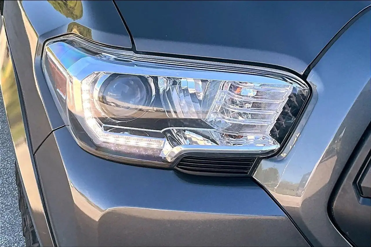 Toyota Tacoma снимка Toyota Tacoma