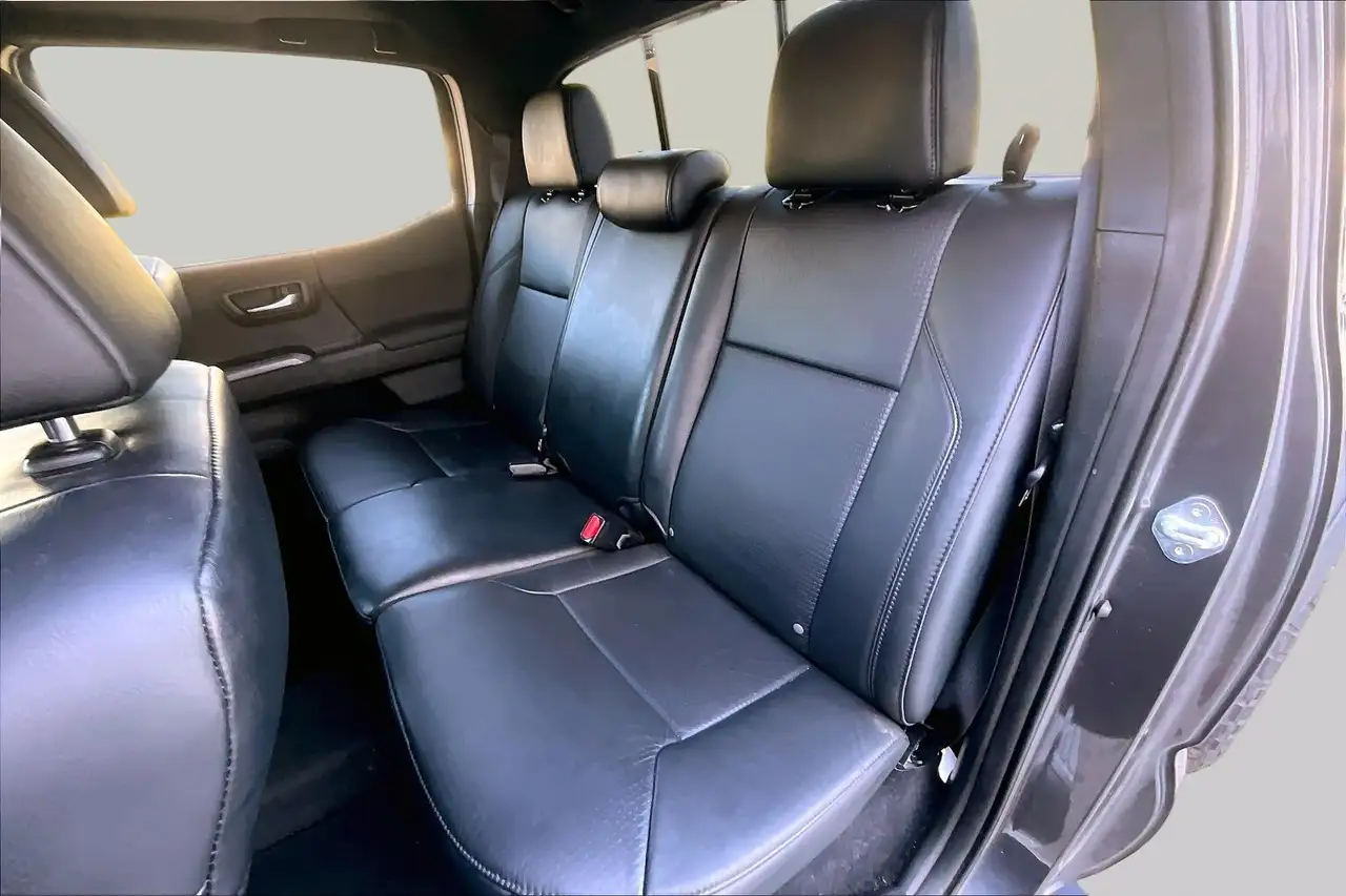 Toyota Tacoma снимка Toyota Tacoma