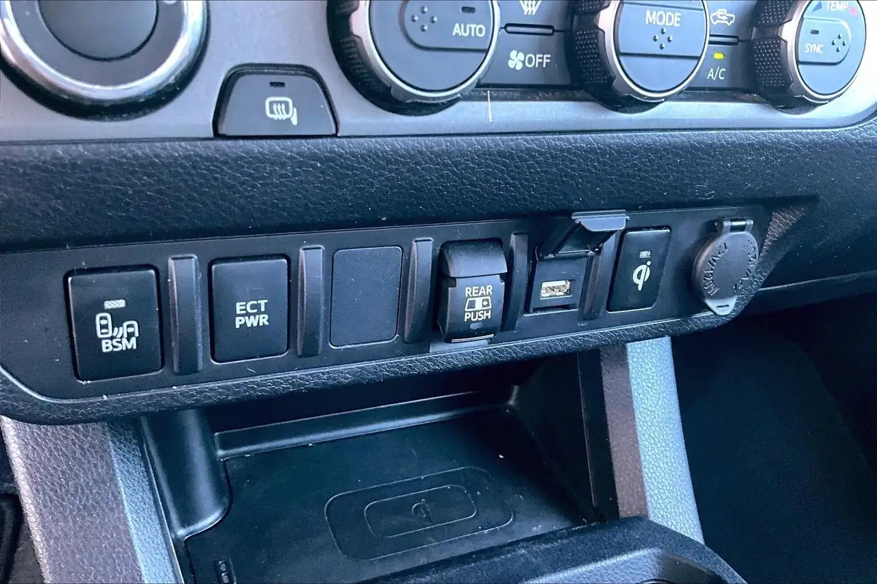 Toyota Tacoma снимка Toyota Tacoma
