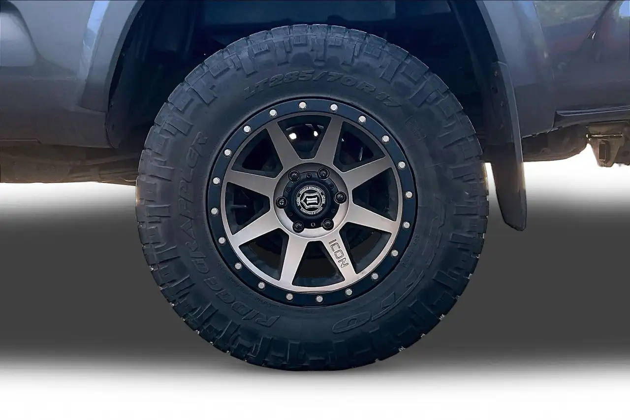 Toyota Tacoma снимка Toyota Tacoma