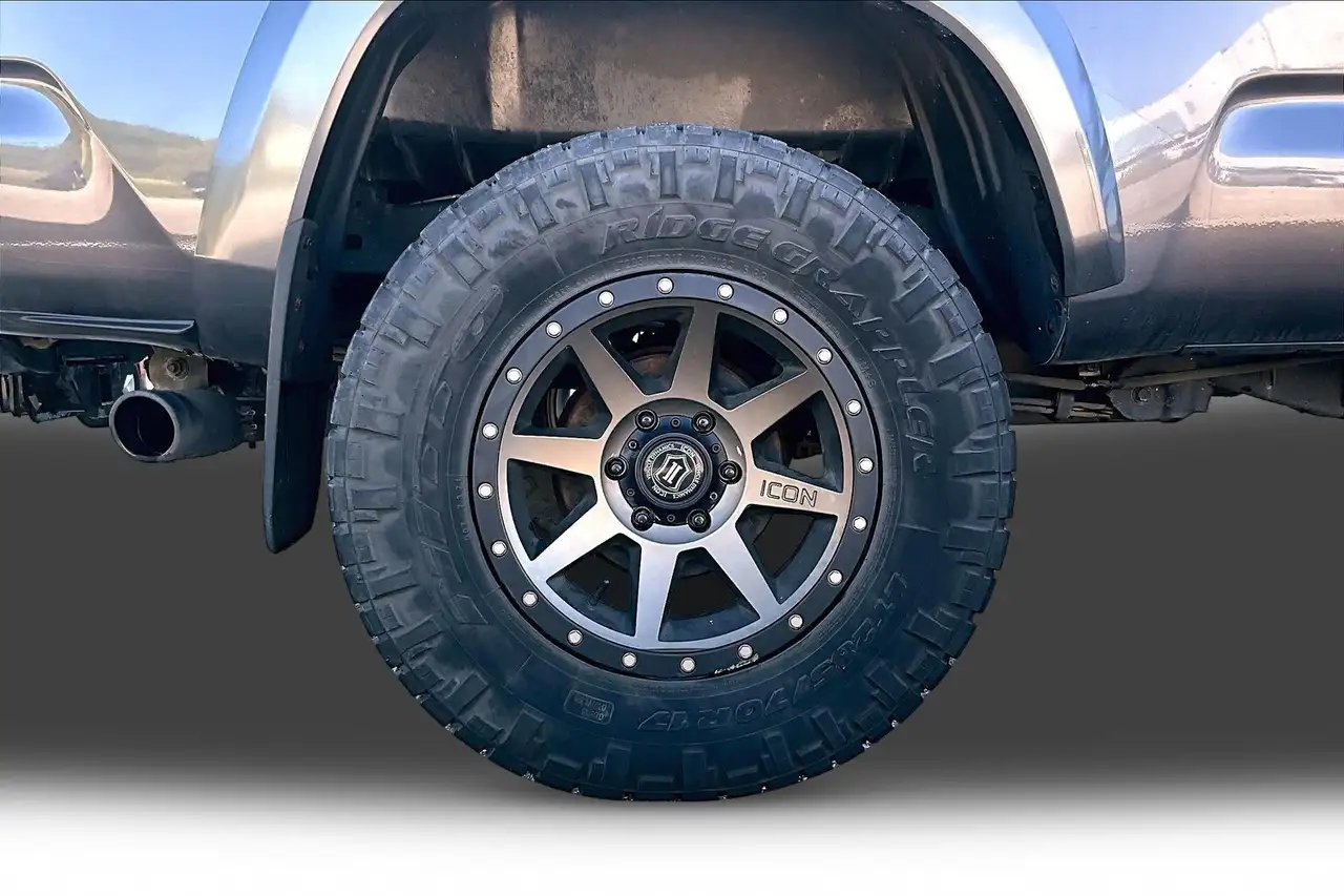 Toyota Tacoma снимка Toyota Tacoma