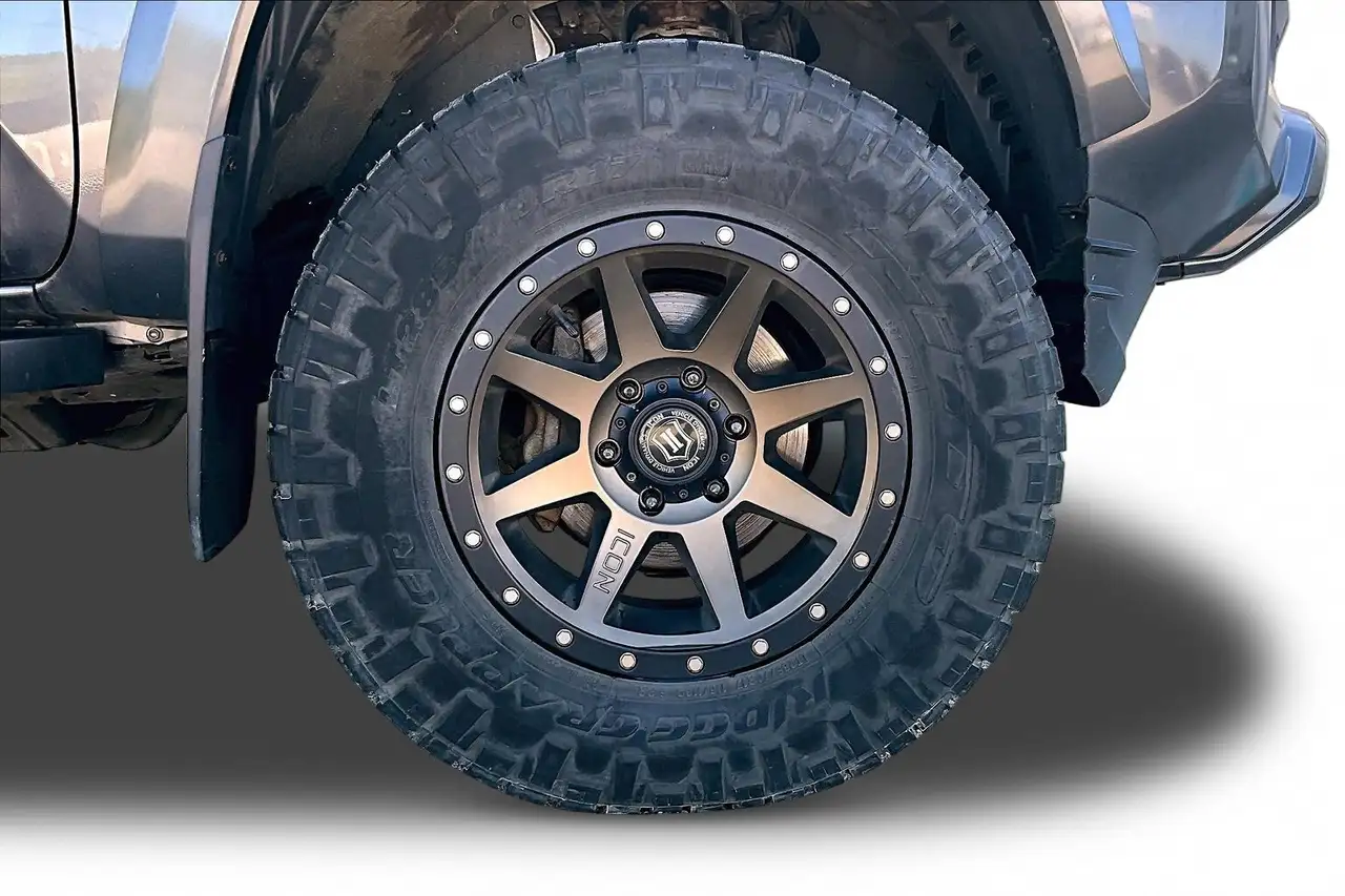 Toyota Tacoma снимка Toyota Tacoma