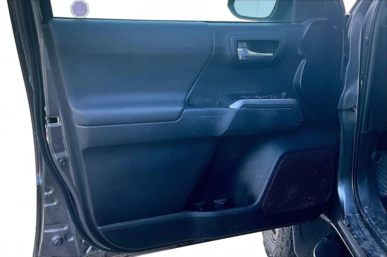 Toyota Tacoma снимка Toyota Tacoma