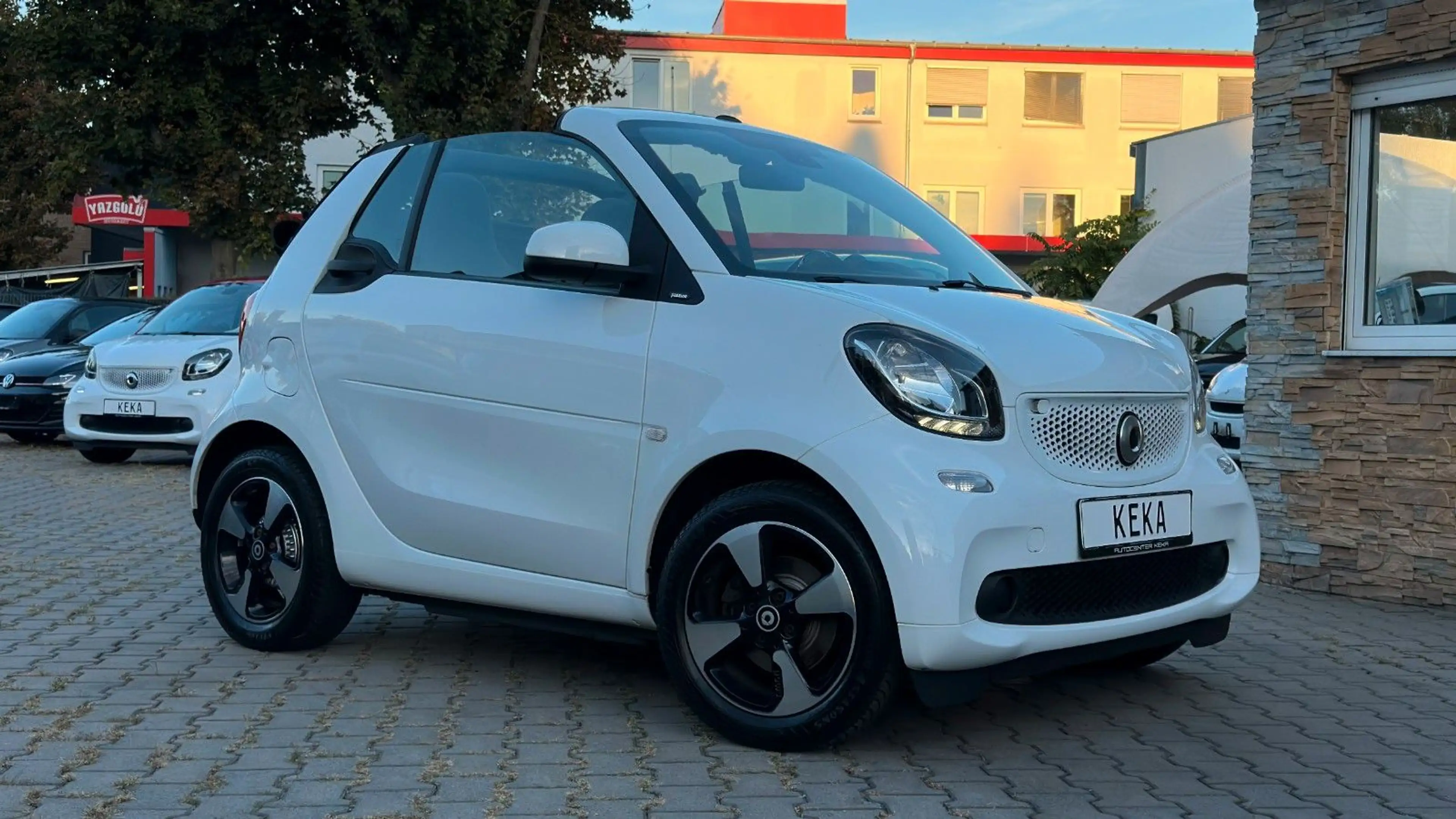 smart forTwo Cabrio DCT ALL WHITE EDITION SHZ! CARPLAY! PDC! — photo 9