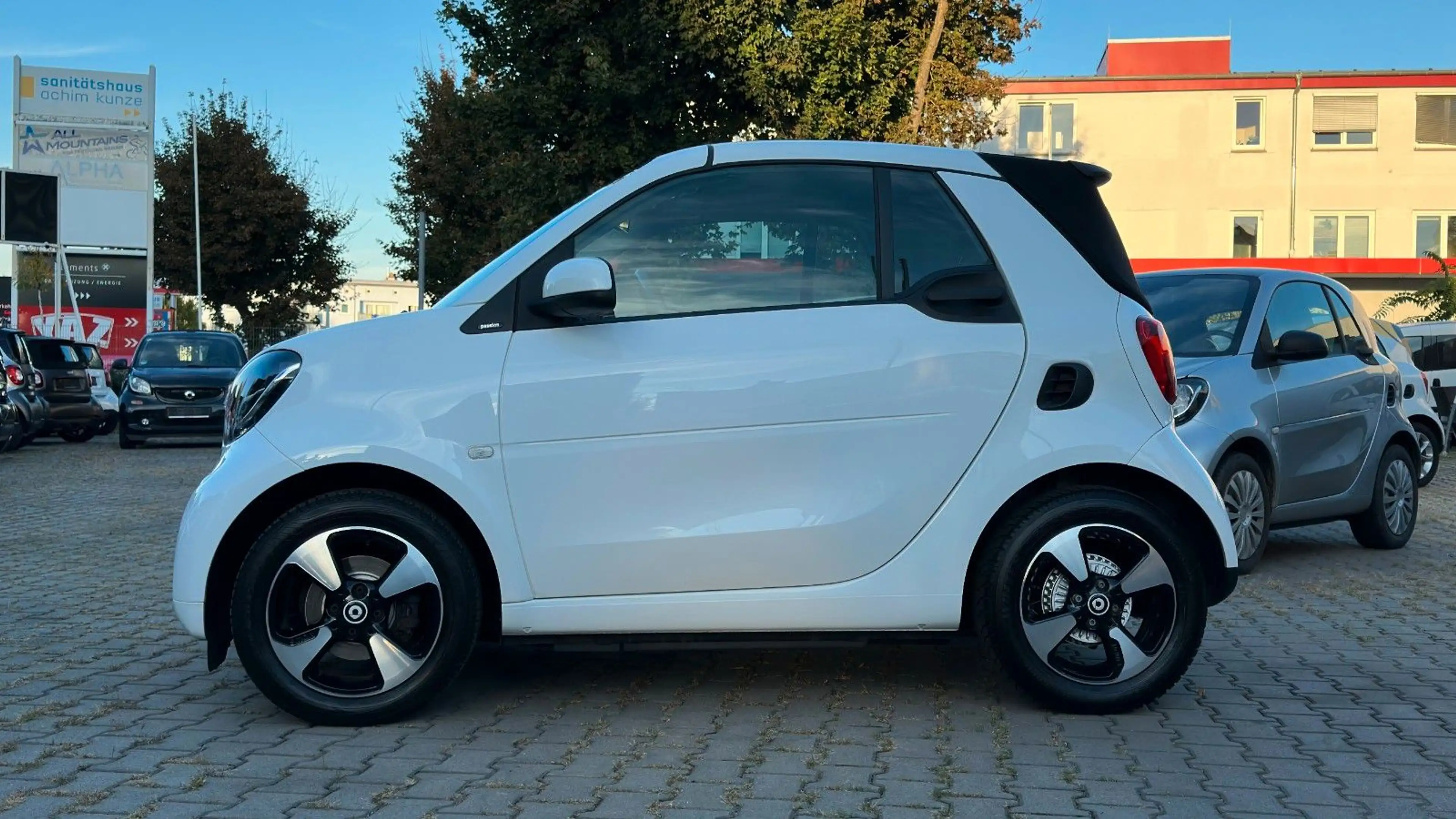 smart forTwo Cabrio DCT ALL WHITE EDITION SHZ! CARPLAY! PDC! — photo 5