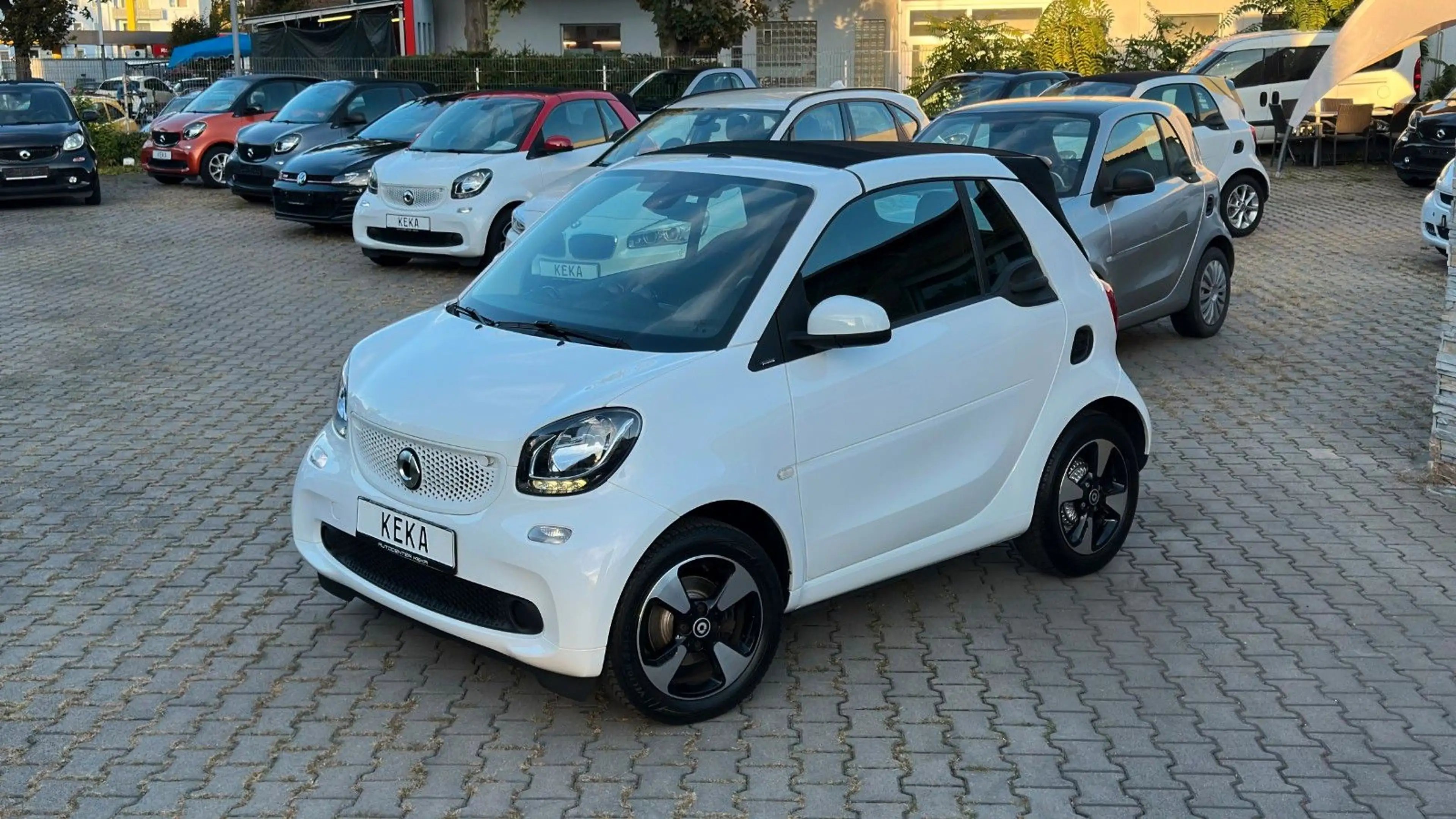 smart forTwo Cabrio DCT ALL WHITE EDITION SHZ! CARPLAY! PDC! — photo 15