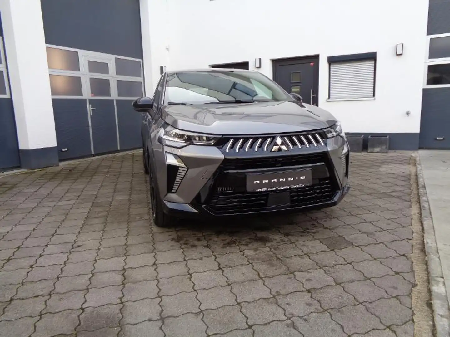 Mitsubishi Grandis Diamant PLUS 1.3 T-Benziner 7-DCT Grau - 1