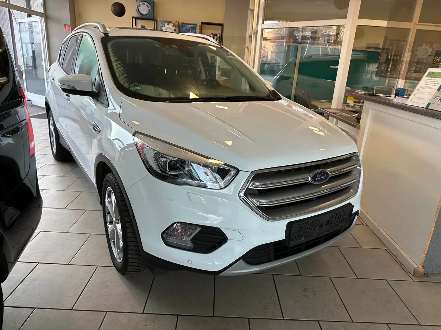 Ford Kuga Titanium, Teilleder, Xenon, Navi Blanco - 1