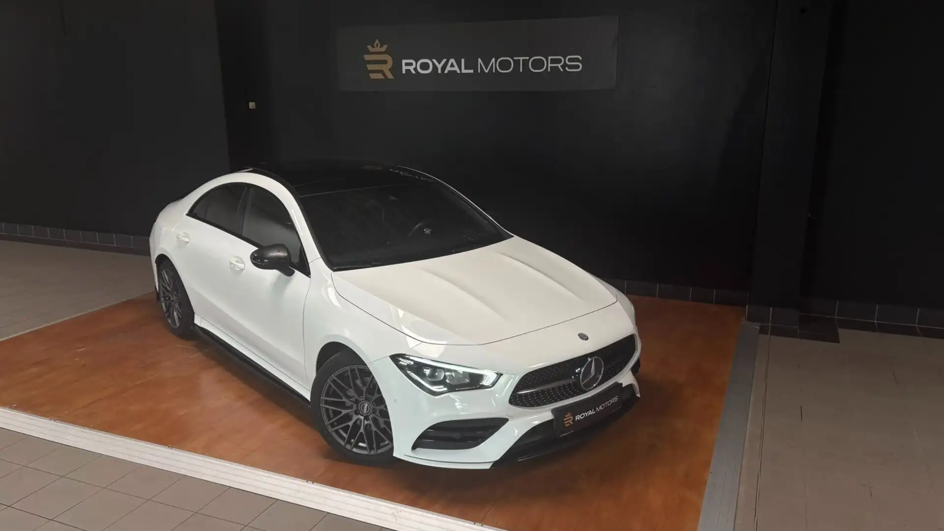 Mercedes-Benz CLA 180 CLA-Klasse CLA 180 d AMG Line Weiß - 2