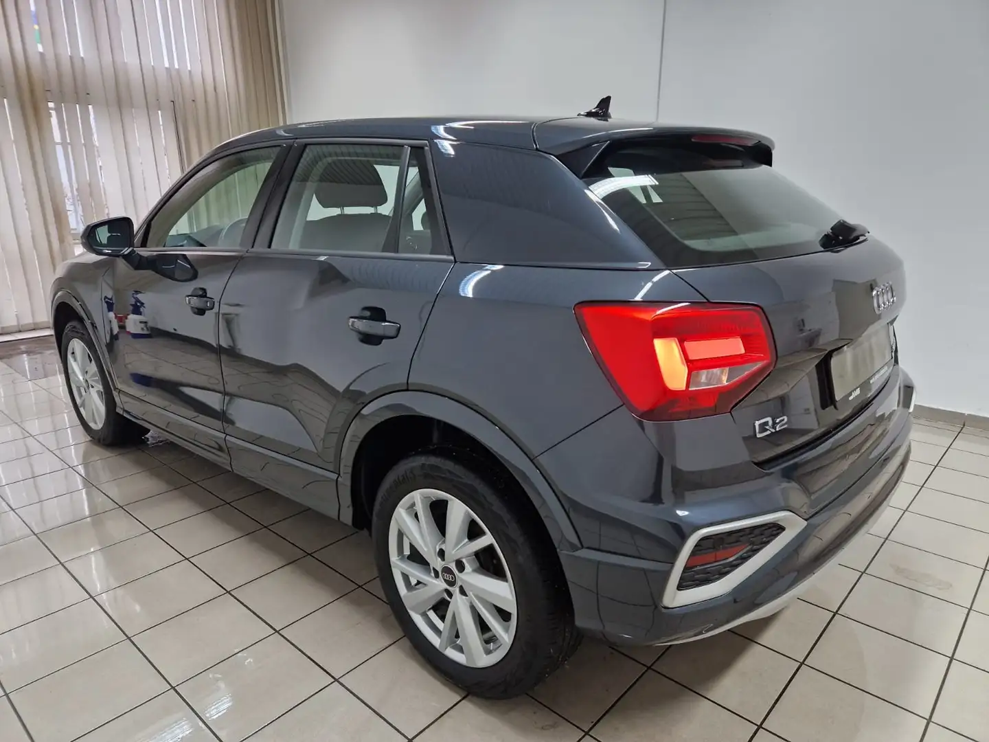 Audi Q2 30 TFSI advanced LED CarPlay DAB AHK 17" Gris - 2