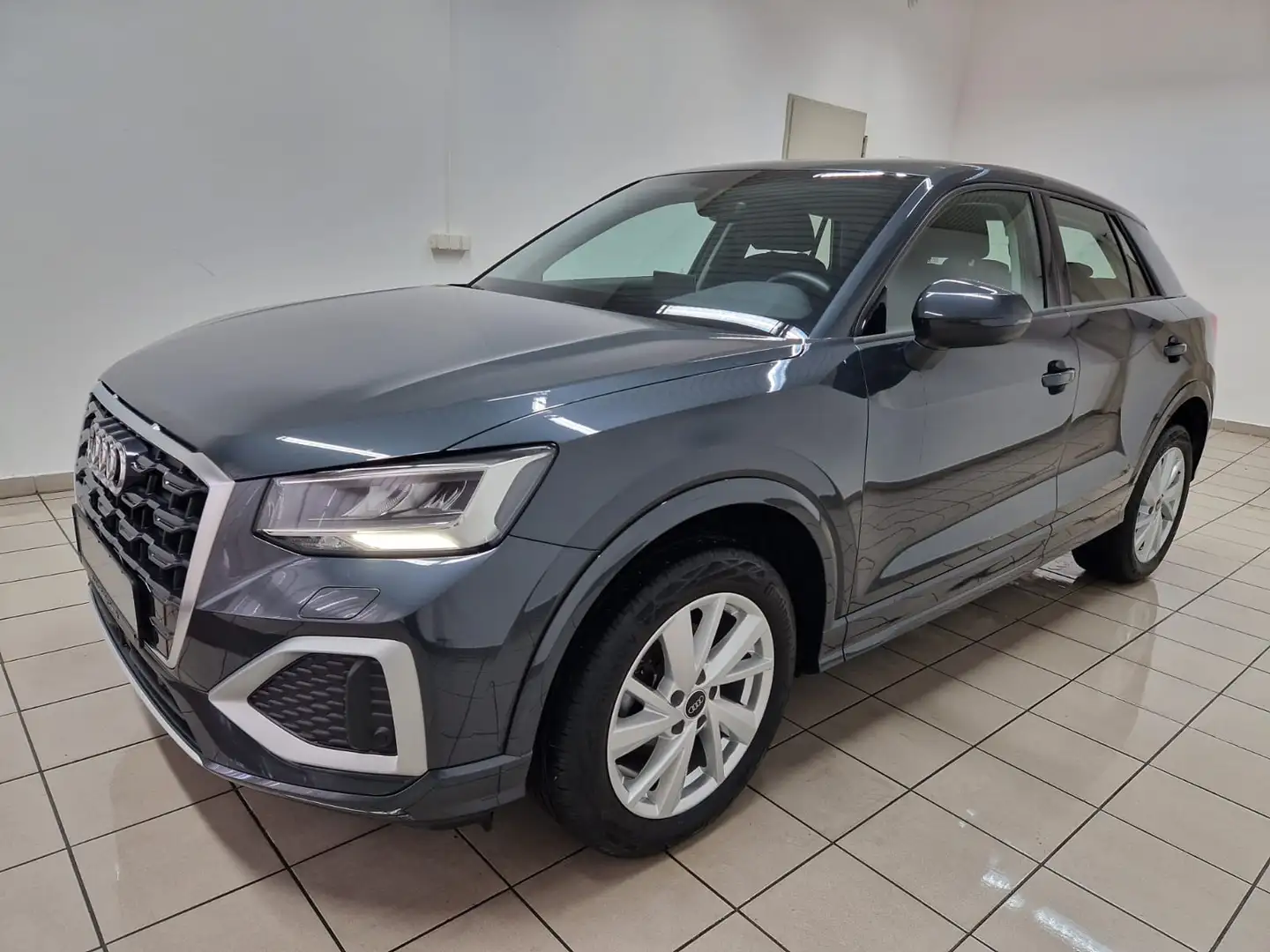 Audi Q2 30 TFSI advanced LED CarPlay DAB AHK 17" Gris - 1