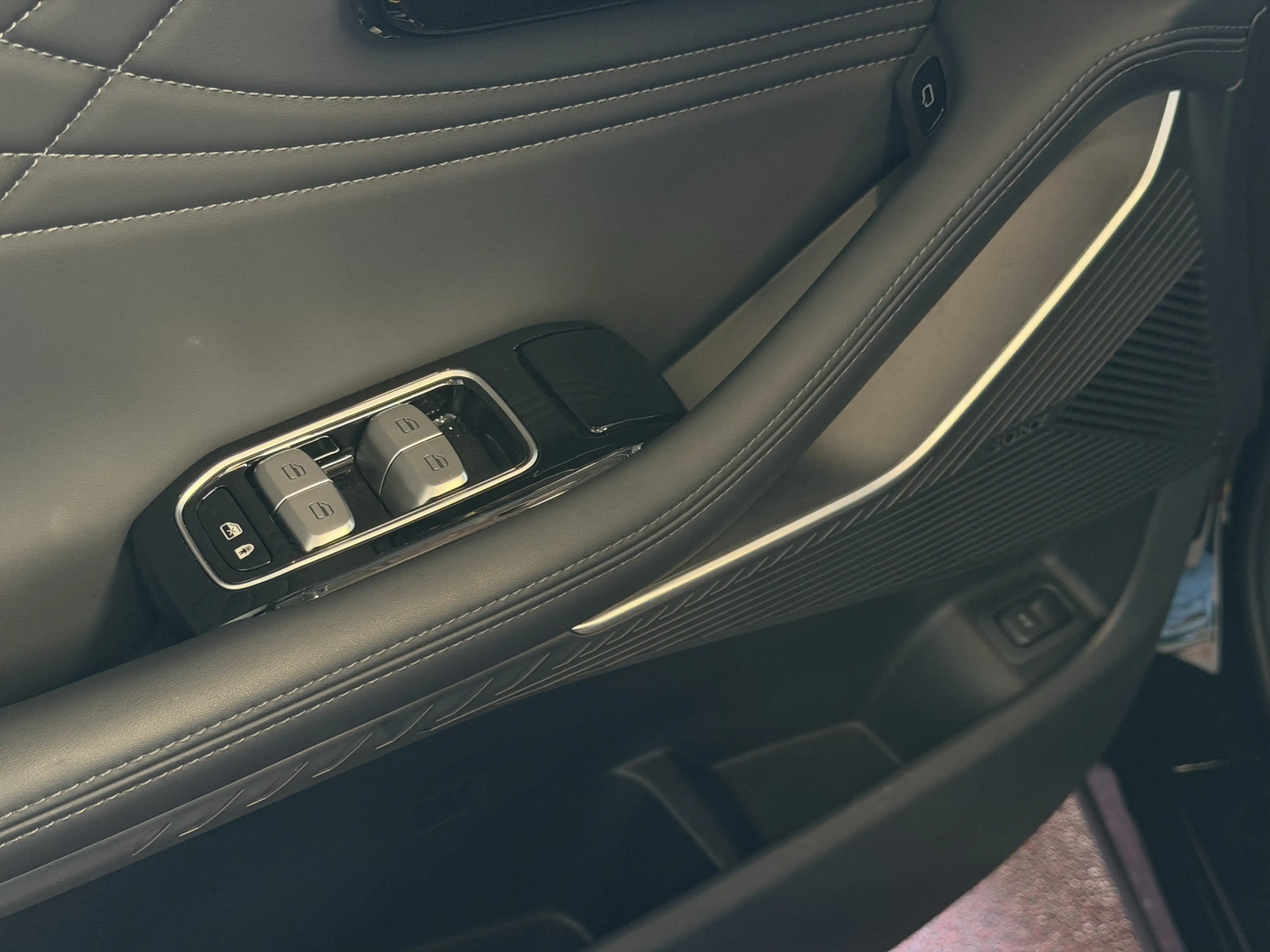 Omoda 9 OMODA 9 PREMIUM AWD 538PK MASSAGE STOEL.VERW/KOELI — photo 22